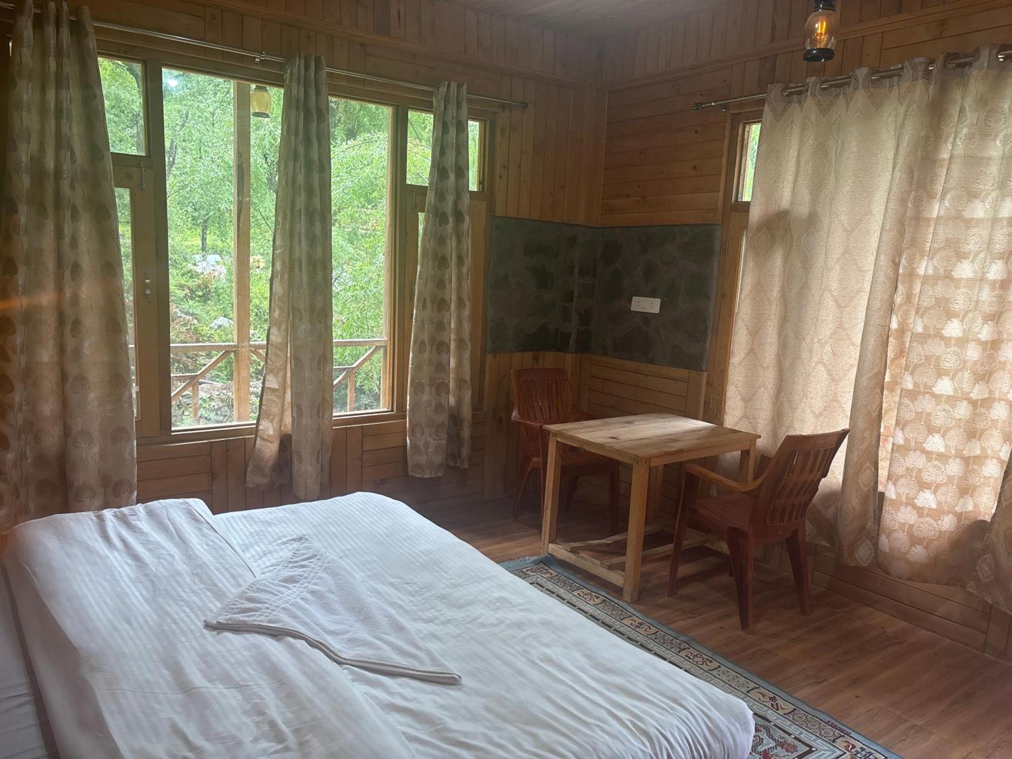 The Cozy Cabin, Jibhi Banjār Exteriér fotografie
